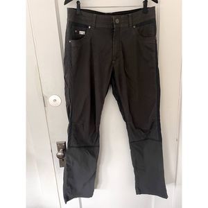 Kuhl Radikl Pants Klassik Fit in Carbon Gray Size 34 x 32